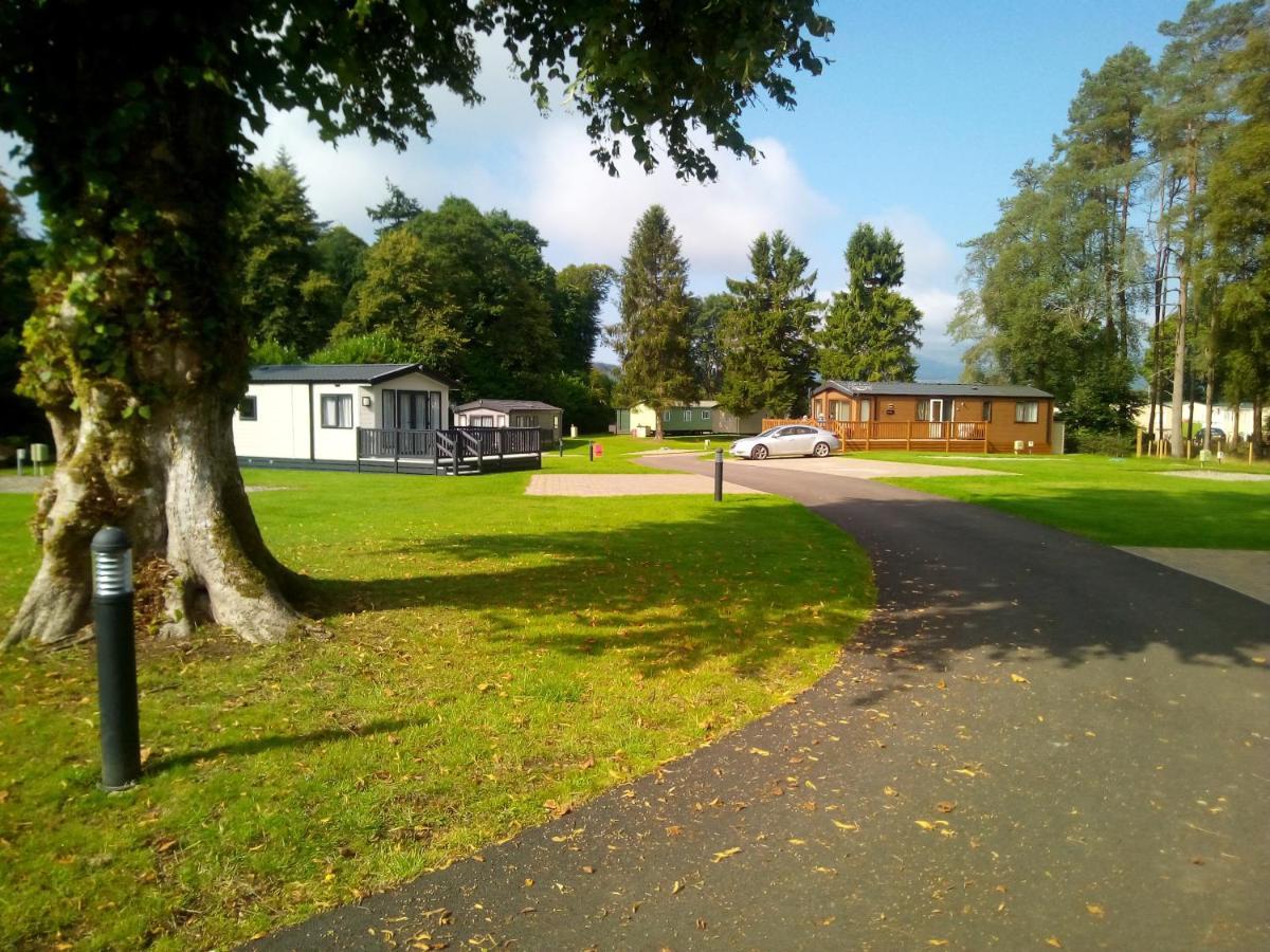 Callander Woods Holiday Park ภายนอก รูปภาพ